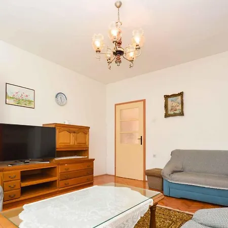 Two-bedroom In Pula Ix Appartement *