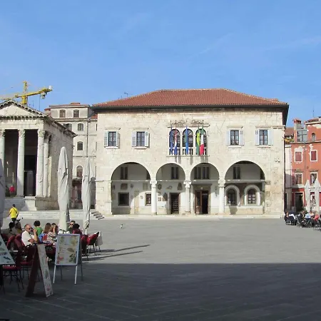 Two-bedroom In Pula Ix *
