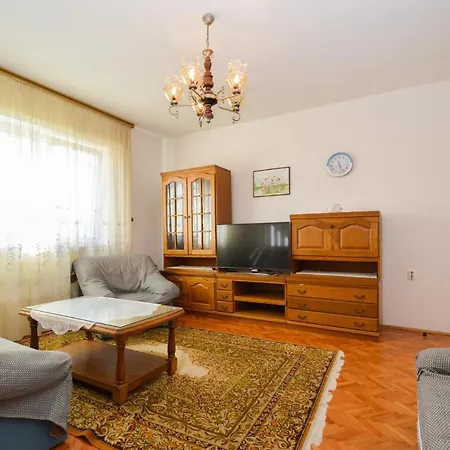 Appartement Two-bedroom In Pula Ix *